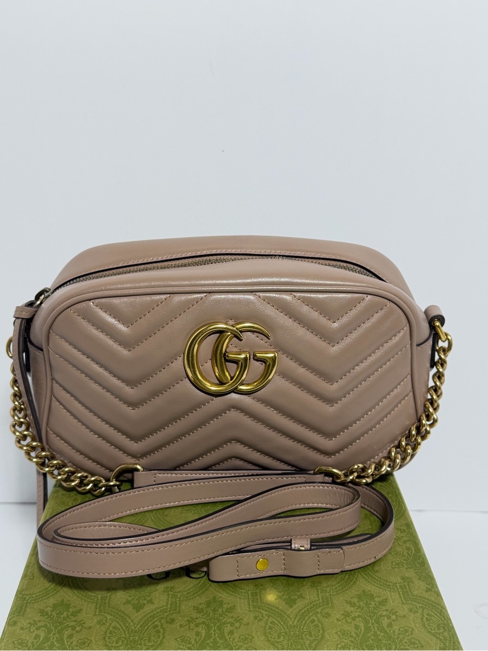 AUTHENTIC Gucci Beige/Pink Matelassé GG Marmont Camera Crossbody Bag - Picture 2 of 16